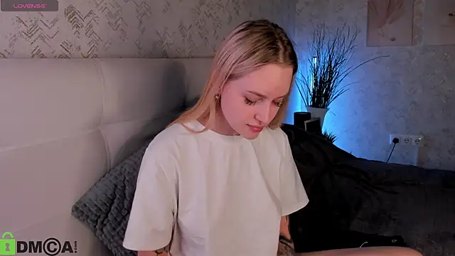 Carol  Cox online show from 27, 10, 2025