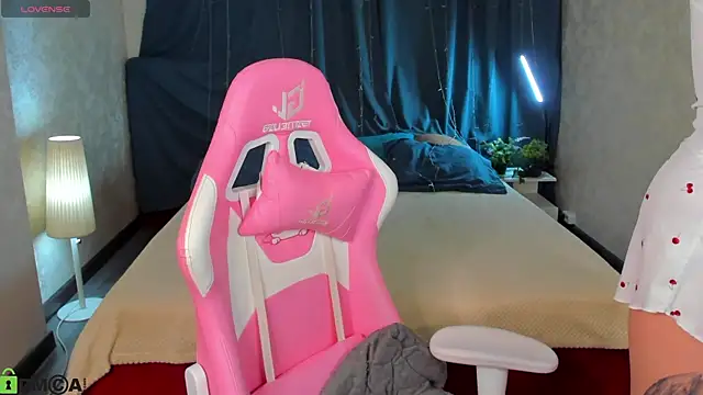 Carol  Cox online show from 6, 11, 2025