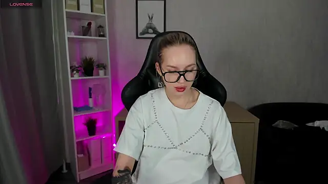 Carol  Cox online show from 30, 1, 2025