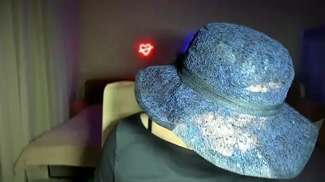 Snapshot of WitchBlueRose chatting on 13, 11, 2025 WitchBlueRose online show from 13, 11, 2025