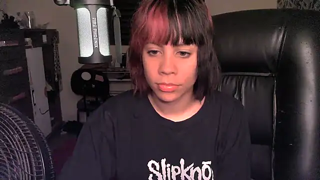 Snapshot of Liv_Alt chatting on 2, 5, 2026 Liv Alt online show from 2, 5, 2026