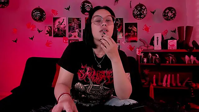 lilith-deveraux online show from 18, 11, 2025