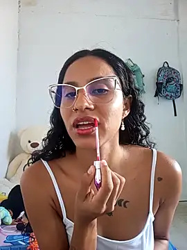 Snapshot of Karii-R chatting on 10, 9, 2025 Karii-R online show from 10, 9, 2025
