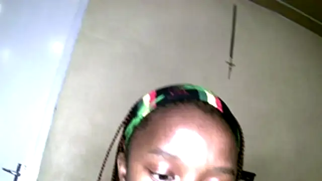 Snapshot of Rough_Dimondzz chatting on 26, 11, 2025 Rough Dimondzz online show from 26, 11, 2025