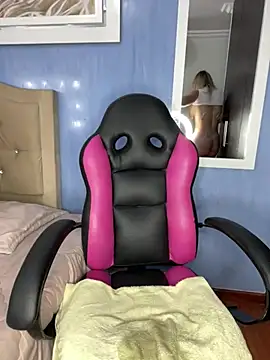 Snapshot of Miss_Erika_ chatting on 29, 12, 2024 Miss Erika online show from 29, 12, 2024