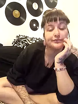 SweetPivoinee online show from 5, 12, 2024