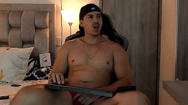 Snapshot of victor_vixen chatting on 23, 11, 2025 victor vixen online show from 23, 11, 2025