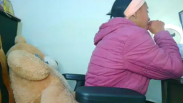 Snapshot of Samary_thomas chatting on 22, 11, 2025 Samary thomas online show from 22, 11, 2025