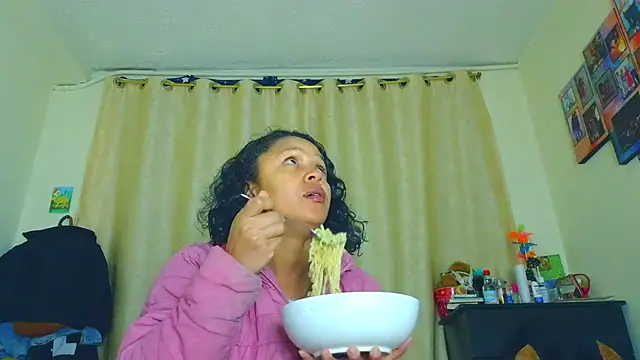 Snapshot of Samary_thomas chatting on 24, 5, 2026 Samary thomas online show from 24, 5, 2026