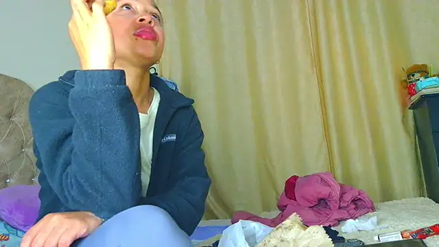 Snapshot of Samary_thomas chatting on 9, 5, 2026 Samary thomas online show from 9, 5, 2026