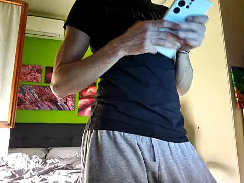 Snapshot of MASTERBULLY chatting on 12, 10, 2025 MASTERBULLY online show from 12, 10, 2025