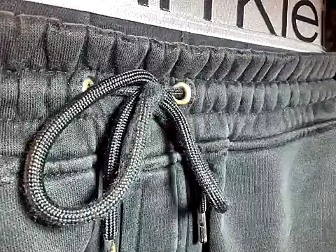 Snapshot of MASTERBULLY chatting on 26, 11, 2025 MASTERBULLY online show from 26, 11, 2025