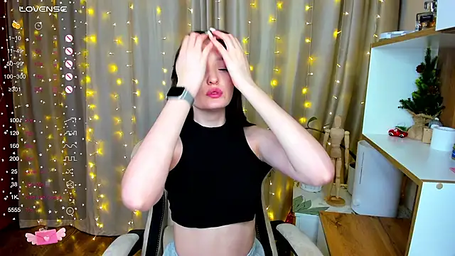 Fairyy Moon online show from 9, 1, 2025