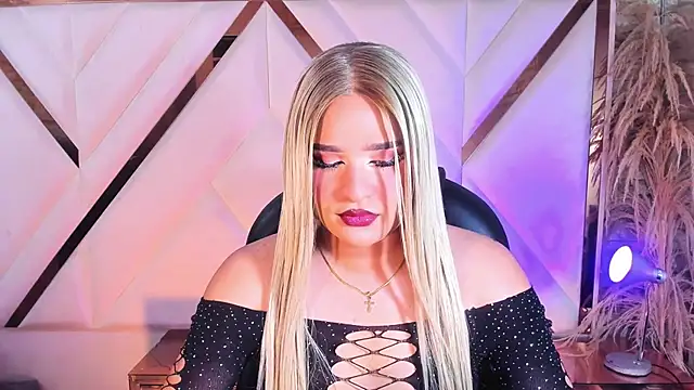 Snapshot of Elody_Preysler69 chatting on 2, 12, 2025 Elody Preysler69 online show from 2, 12, 2025