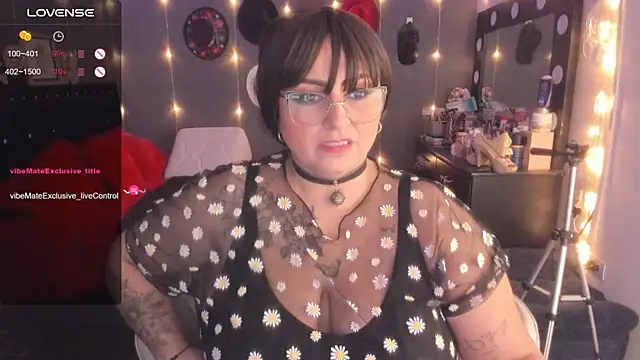 Snapshot of Ivonnee__ chatting on 11, 3, 2025 Ivonnee online show from 11, 3, 2025