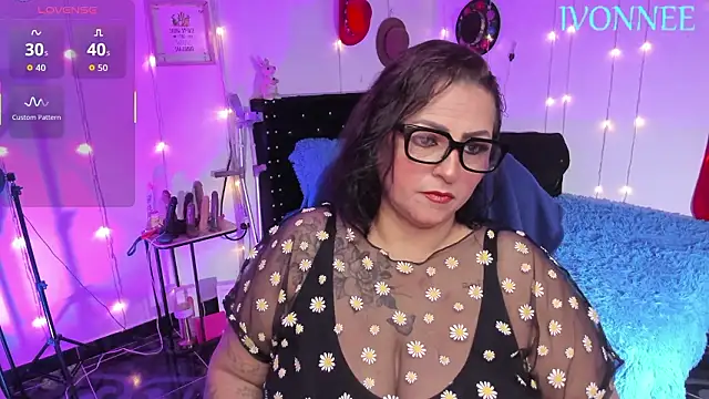 Ivonnee   online show from 7, 2, 2026