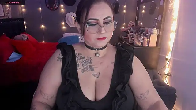 Snapshot of Ivonnee__ chatting on 2, 3, 2025 Ivonnee online show from 2, 3, 2025