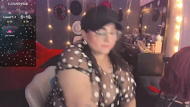 Snapshot of Ivonnee__ chatting on 5, 3, 2025 Ivonnee online show from 5, 3, 2025