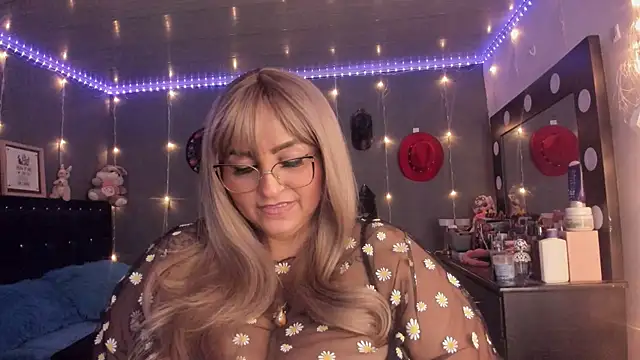 Snapshot of Ivonnee__ chatting on 9, 2, 2025 Ivonnee online show from 9, 2, 2025