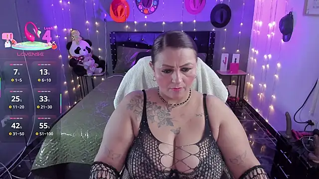 Ivonnee   online show from 16, 1, 2026