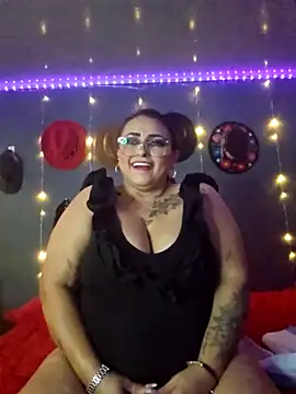 Snapshot of Ivonnee__ chatting on 2, 3, 2025 Ivonnee online show from 2, 3, 2025