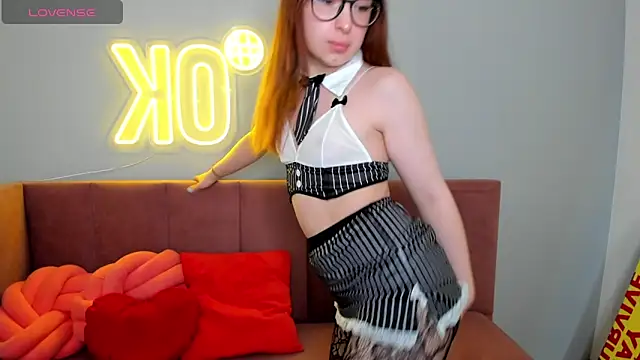 Snapshot of KetrinWhite chatting on 11, 5, 2026 KetrinWhite online show from 11, 5, 2026