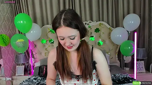 MiriaamWhite online show from 13, 3, 2025