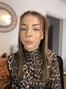 Snapshot of Mia_Ethan chatting on 22, 10, 2025 Mia Ethan online show from 22, 10, 2025