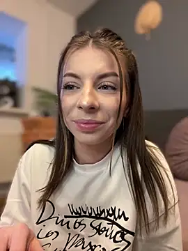 Mia Ethan online show from 30, 1, 2025