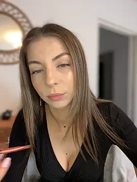 Snapshot of Mia_Ethan chatting on 2, 11, 2025 Mia Ethan online show from 2, 11, 2025