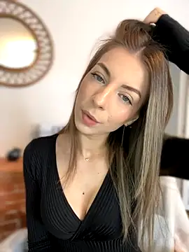 Snapshot of Mia_Ethan chatting on 28, 10, 2025 Mia Ethan online show from 28, 10, 2025