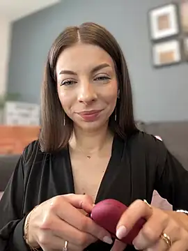 Mia Ethan online show from 28, 1, 2025