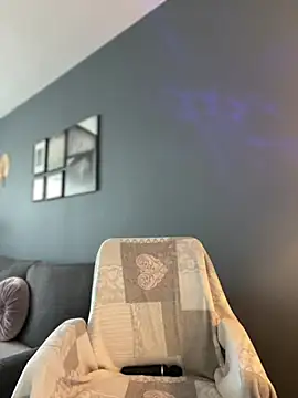 Mia Ethan online show from 23, 5, 2026
