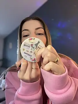 Mia Ethan online show from 2, 4, 2026