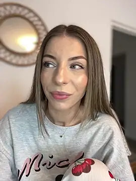 Snapshot of Mia_Ethan chatting on 11, 10, 2025 Mia Ethan online show from 11, 10, 2025