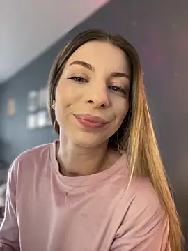 Mia Ethan online show from 3, 4, 2026