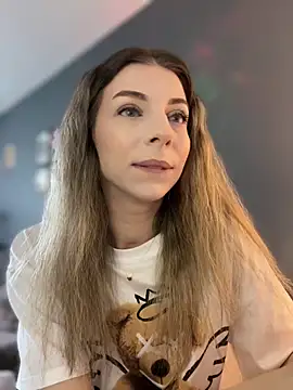 Mia Ethan online show from 10, 5, 2026