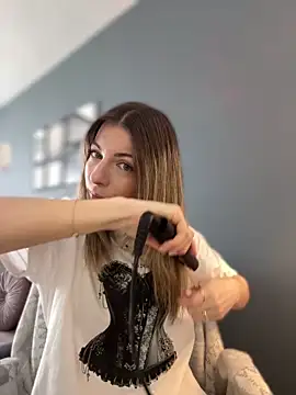 Mia Ethan online show from 9, 6, 2026