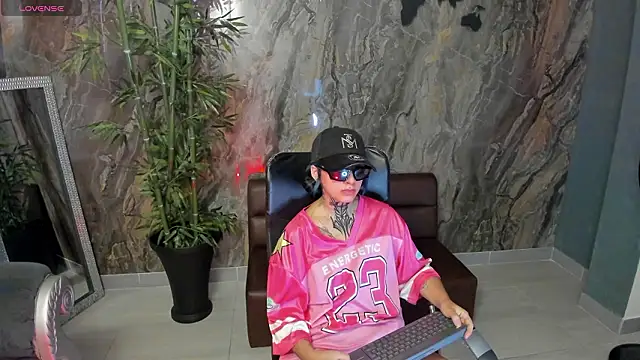 Alahia Dangelo online show from 16, 3, 2026