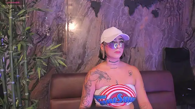 Alahia Dangelo online show from 9, 11, 2025