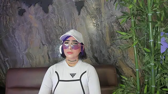 Alahia Dangelo online show from 15, 11, 2025