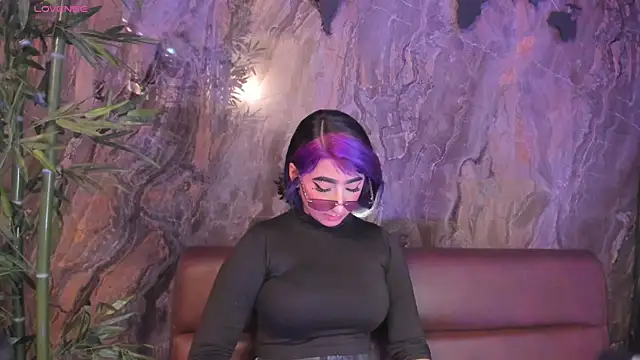 Alahia Dangelo online show from 25, 11, 2025