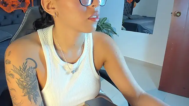  maria foxx  online show from 15, 10, 2025