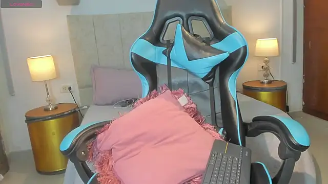  maria foxx  online show from 15, 12, 2025