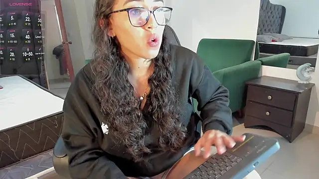  maria foxx  online show from 23, 10, 2025