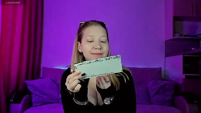 Snapshot of Annabelle_Art chatting on 3, 3, 2025 Annabelle Art online show from 3, 3, 2025