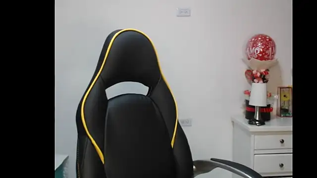 Horny mami12 online show from 21, 11, 2025