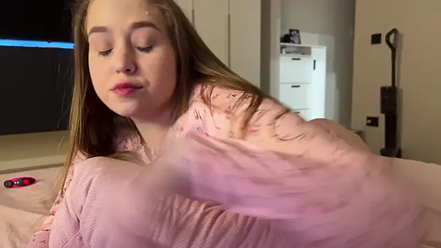 endlesssoffi online show from 24, 4, 2026