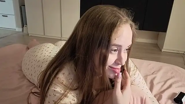 endlesssoffi online show from 11, 4, 2026