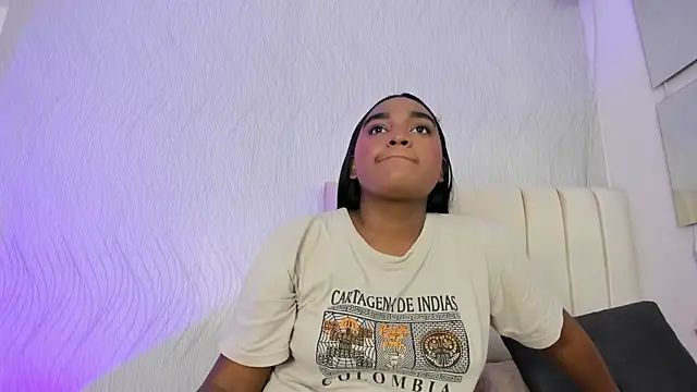 Snapshot of kayna_gomez chatting on 11, 11, 2025 kayna gomez online show from 11, 11, 2025